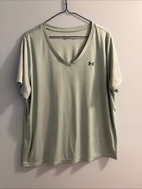 Under Armour Women’s V-Neck Tee in Sage Green